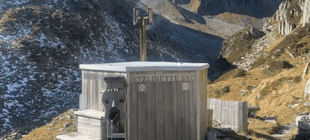 Mit Brunnen und Hot Tube