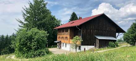 Das Ravensburger Haus steht in den Allgäuer Alpen in Bayern unterhalb der Imbergalpe und der Waltnersalpe.
