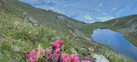Der Radlsee mit der Radelseehütte links oben