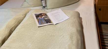 Die Zimmer sind begrenzt und liebevoll ausgestattet.