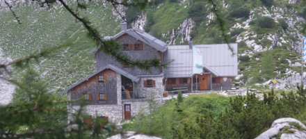 Auch Klettertouren sind ab der Hütte möglich