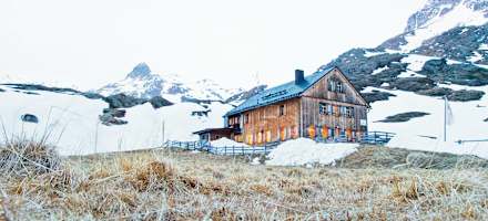 Die Johannishütte in der Venedigergruppe ist eine der ältesten Hütten