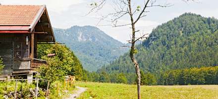 Die Kloaschaualm ist eine Selbstversorgerhütte des Alpenverein München & Oberland