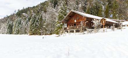 Die Kloaschaualm ist eine Selbstversorgerhütte des Alpenverein München & Oberland