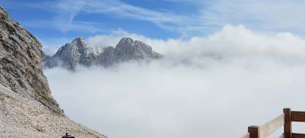Der wunderschöne Ausblick von der Terrasse der Knorrhütte.