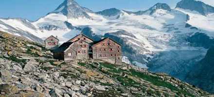 Kürsinger Hütte vor dem Großvenediger