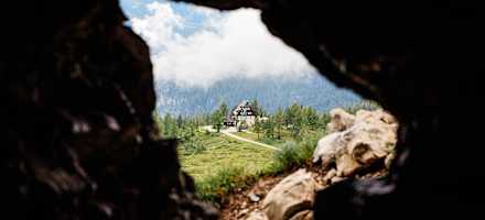 Durchblick - Taublitzalm und Linzer Taublitzahus