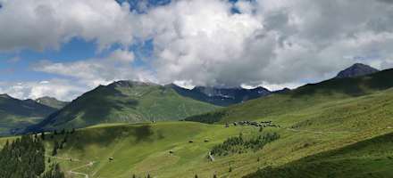 Aussicht vom Naturfreundehaus Medergerfluh in Richtung Medergen