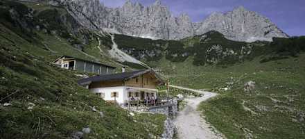 Die Obere Regalm lädt im Sommer zur Rast ein.