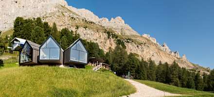 Die Berghütte Oberholz und der Latemar