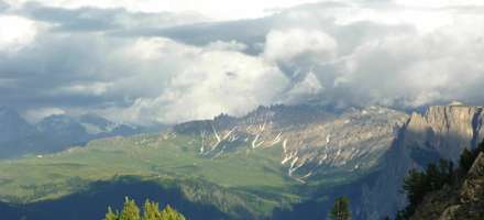 Ausblick auf die Seiser Alm, Roßzähne und Schlern