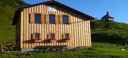 Die Hütte steht auf dem Harlasanger am Gaisberg in den Kitzbühler Alpen