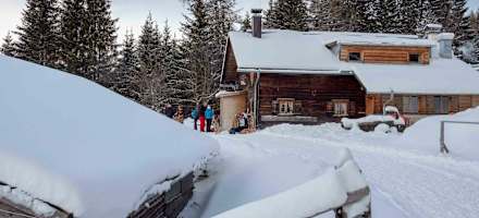 Die Rinner Alm ist ein beliebtest Ausflugsziel für Rodler.