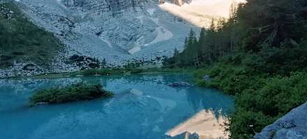 Der schöne Sorapissee nahe der Vandellihütte