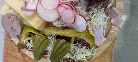 Jause auf der Stallburgalm