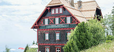 Bei der Einweihungsfeier – das Stubenberghaus