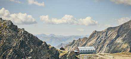 Die Stüdlhütte ist in zweieinhalb Stunden vom Parkplatz beim Lucknerhaus zu erreichen und lohnt sich auch für Wanderer.