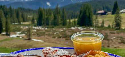 Jause auf der Winklmoosalm