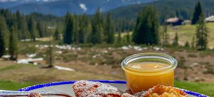 Jause auf der Winklmoosalm