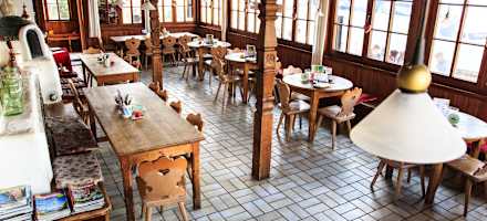 Urig und einladend ist der Essensraum