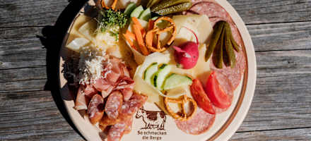 Brettljause auf der Weilheimer Hütte