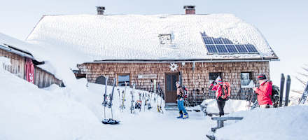 Die eingeschneite Zellerhütte