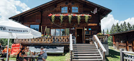 Das Almgasthaus Glocknerblick liegt oberhalb von Großkirchheim im Mölltal.