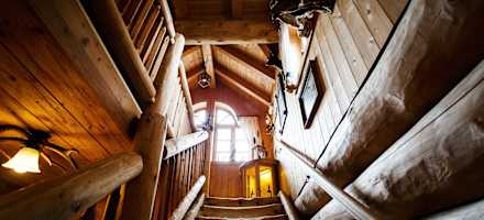 Selbst das Stiegenhaus des Aar-Wirtes ist urig.