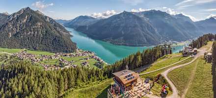 Der Alpengasthof Karwendel am Zwölferkopf am Achensee