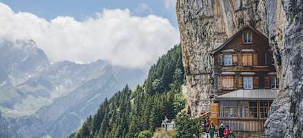 Das Aescher Wildkirchli ist eine der beliebtesten Destinationen in den Alpen.
