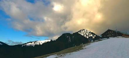 Die Aueralm hat auch im Winter geöffnet.