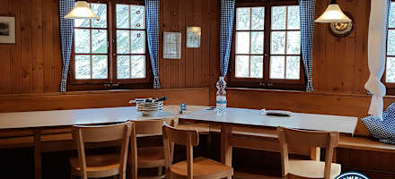 Die Stube der Baechlitalhuette.