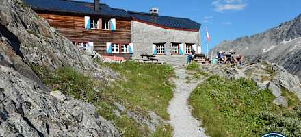 Die Bächlitalhütte auf 2.328 m.