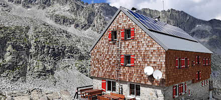 Die Barmer Huette im Osttiroler Defereggental.