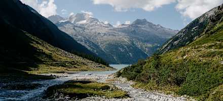 Am Schlegeisstausee mit Blick auf die Olpererhütte