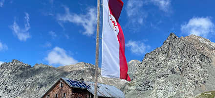 Die Bonn-Matreier-Hütte in der Venedigergruppe.