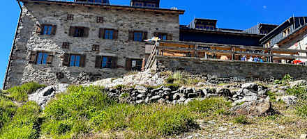 Die Braunschweiger Hütte ist das hoechstgelegene Etappenziel des Fernwanderweges E5.