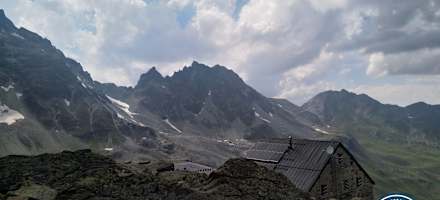 Die Cabane de Moiry in traumhafter Bergnatur