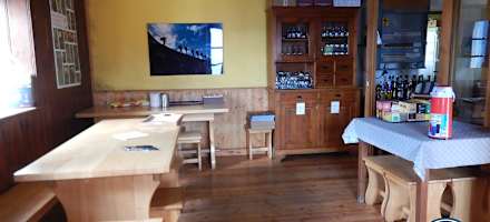 Fuer den Aufenthalt stehen zwei Raeume fuer bis zu 50 Personen zur Verfuegung.