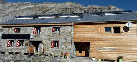 Außenansicht der Claridenhütte