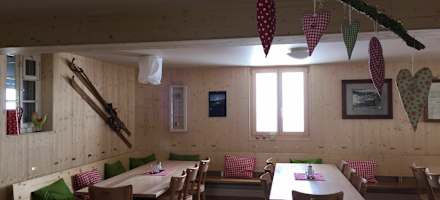Gaststube der Claridenhütte