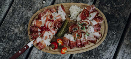 Brotzeit auf der Gaudeamushütte