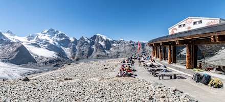 Die Diavolezza ist alpiner Stützpunkt als auch beliebtes Ausflugsziel für Tagesgäste.