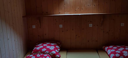 Die Doldenhornhütte verfuegt über 40 Schlafplaetze.