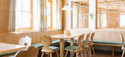 Gaststube in der Jamtalhütte