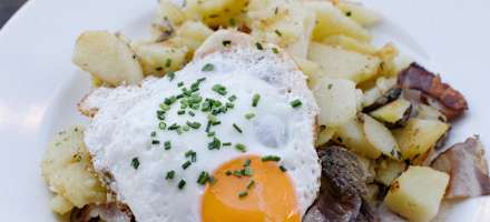 Gröstl mit Ei auf der Sulzenauhütte