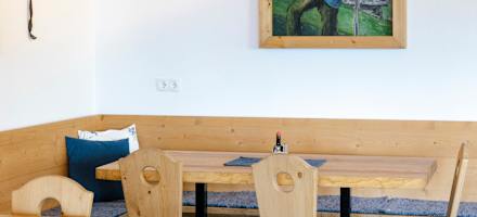 Die Gaststube der Enzianhütte bei Hochrum