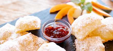 Topfenblattln auf der Enzianhütte bei Hochrum