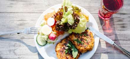 Kaspressköndl mit Salat auf der Enzianhütte bei Hochrum