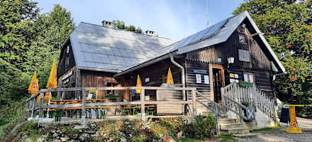 Die Hütte ist leicht erreichbar und zeichnet sich durch eine hervorragende Küche aus